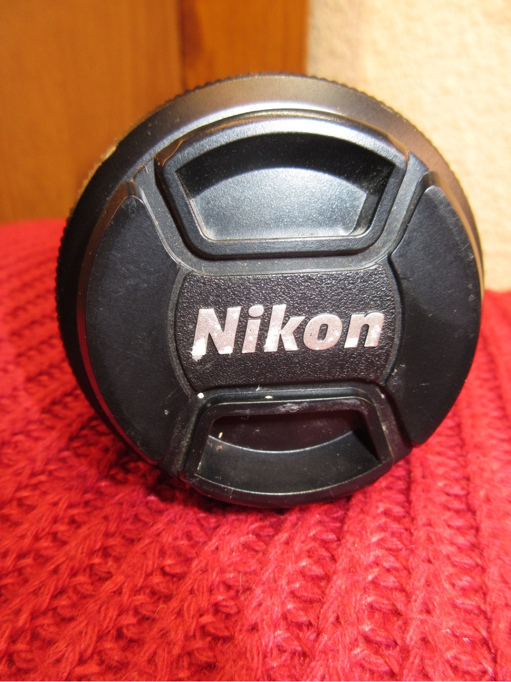Nikon Black Lens Front Cap with Center Pinch